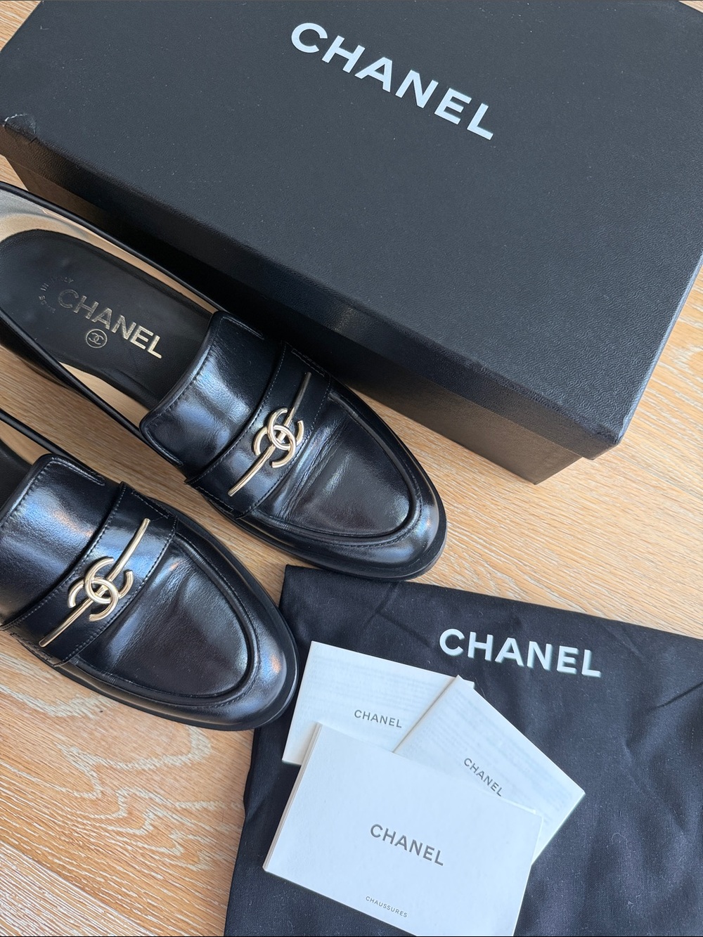 $1500 CHANEL 23 Black Calfskin Leather gold CC logo Loafers 39 excellent cond